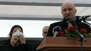 Knin, 150311.
Premijerka Jadranka Kosor otvorila je radove na prosirenju pogona tvornice Div u Kninu.
Tomislav Debeljak vlasnik Div-a
Foto : Jakov Prkic / Cropix Knin, 150311.
Premijerka Jadranka Kosor otvorila je radove na prosirenju pogona tvornice Div u Kninu.
Tomislav Debeljak vlasnik Div-a
Foto : Jakov Prkic / Cropix