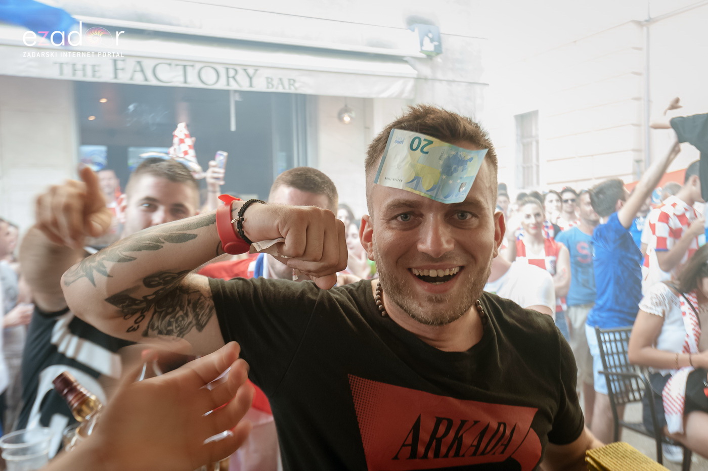 Navijačko ludilo u Zadru za vrijeme i nakon finala Svjetskog prvenstva Navijačko ludilo u Zadru za vrijeme i nakon finala Svjetskog prvenstva