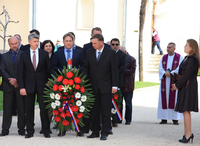 Dan županije: Polaganje vijenaca na Gradskom groblju Zadar Dan županije: Polaganje vijenaca na Gradskom groblju Zadar