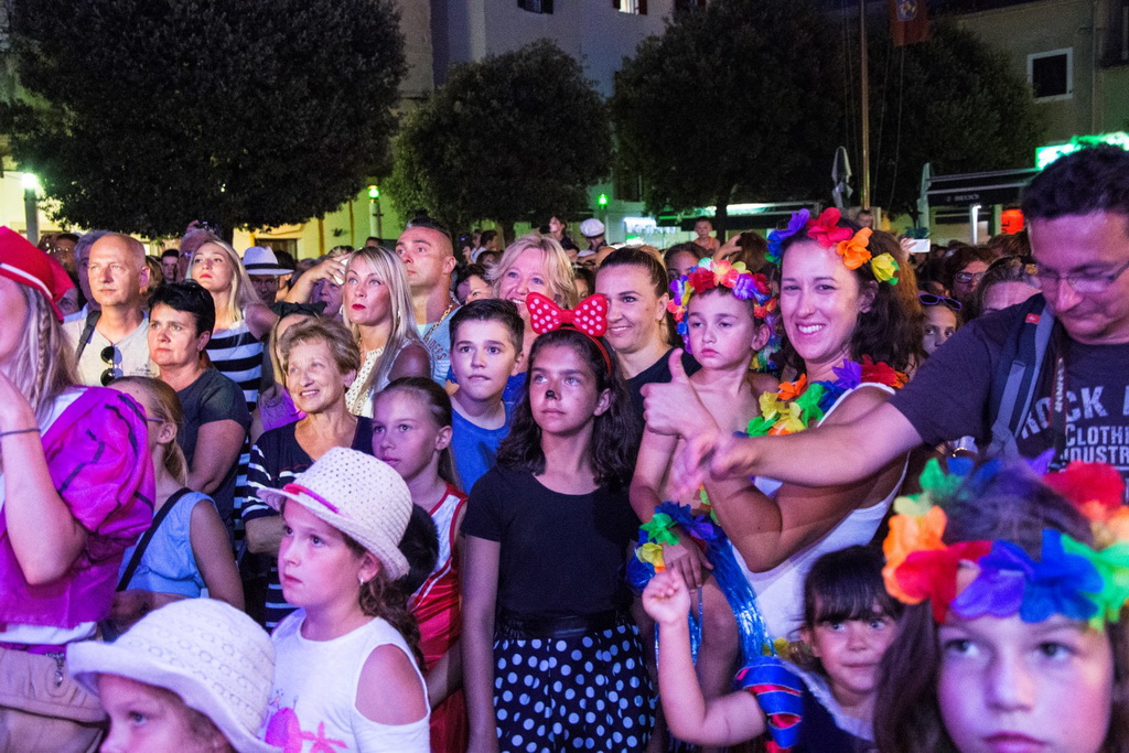 Paški ljetni karneval 2017 – maškarana povorka