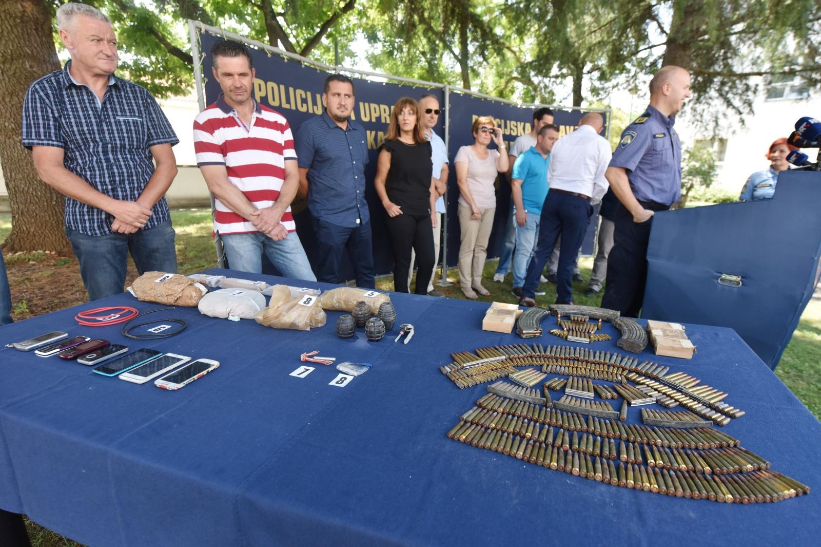 Završena istraga počinjenih napada na PU Zadarsku Završena istraga počinjenih napada na PU Zadarsku