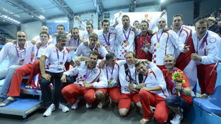London, 120812.
Vaterpolo Arena.
Hrvatska muska vaterpolo reprezentacija pobijedila je u finalnoj utakmici protiv Italije tijekom Olimpijskih Igara u Londonu.
Na fotografiji: Hrvatska je osvojila zlatnu medalju.
Foto: Drago Sopta / CROPIX London, 120812.
Vaterpolo Arena.
Hrvatska muska vaterpolo reprezentacija pobijedila je u finalnoj utakmici protiv Italije tijekom Olimpijskih Igara u Londonu.
Na fotografiji: Hrvatska je osvojila zlatnu medalju.
Foto: Drago Sopta / CROPIX