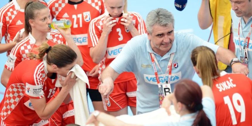 Kvalifikacijska utakmica Svjetskog rukometnog prvenstva za zene izmedju Hrvatske i Svedske. Goran Mrdjen. Photo: Marko Jurinec/PIXSELL