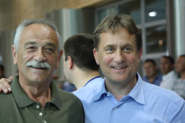 Image 1068075 (auto)