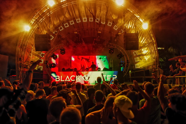 Trećeg dana Blacksheep Festivala u Aquarius klubu na Zrću nastupio je Moti. Foto: Goran Telak