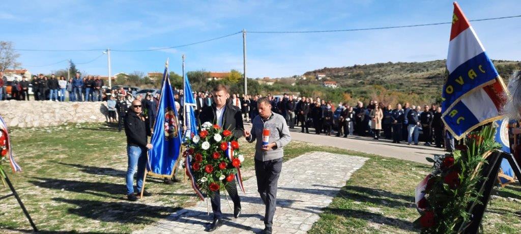 Obilježena 30. obljetnica stradanja civila i branitelja u Nadinu Obilježena 30. obljetnica stradanja civila i branitelja u Nadinu