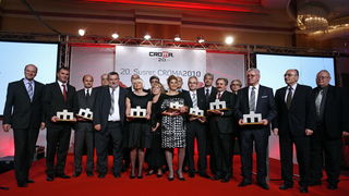 Zagreb, 161110.
U hotelu Westin odrzan je 20. susret CROMA 2010, na kojm su dodijeljene nagrade za najbolje menadzere i poduzetnike u ovoj godini. Dodijeljeno je 14 nagrada i plaketa.
Na slici: svi dobitnici nagrada.
Foto: Neja Markicevic / CROPIX Zagreb, 161110.
U hotelu Westin odrzan je 20. susret CROMA 2010, na kojm su dodijeljene nagrade za najbolje menadzere i poduzetnike u ovoj godini. Dodijeljeno je 14 nagrada i plaketa.
Na slici: svi dobitnici nagrada.
Foto: Neja Markicevic / CROPIX