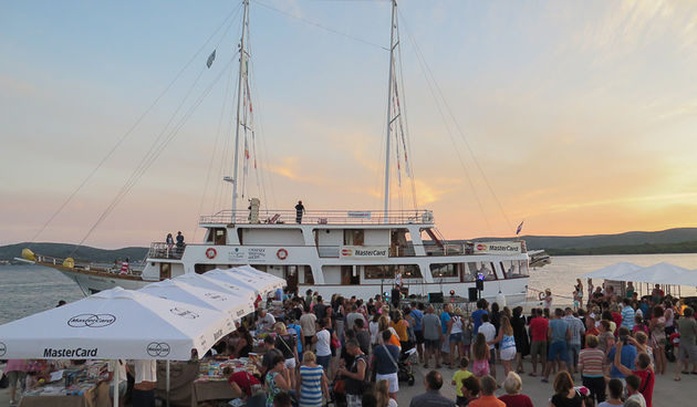 MasterCard Brod knjižara – Sveti Filip i Jakov