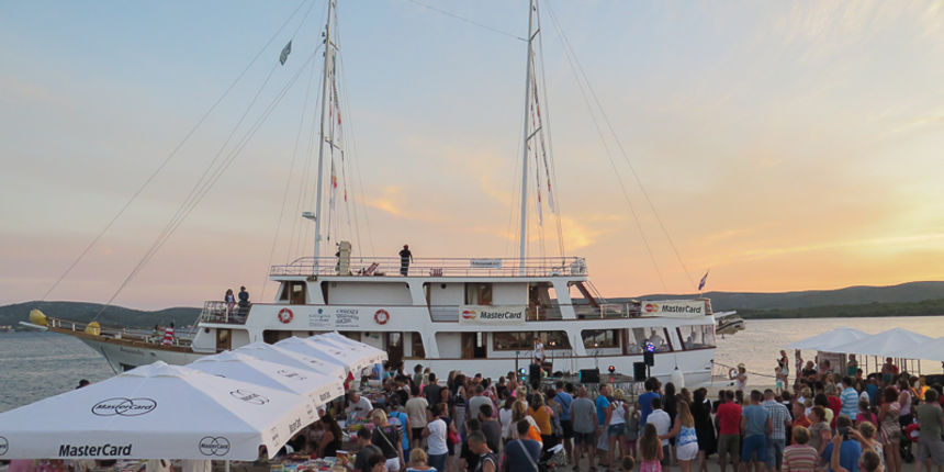 MasterCard Brod knjižara – Sveti Filip i Jakov MasterCard Brod knjižara – Sveti Filip i Jakov