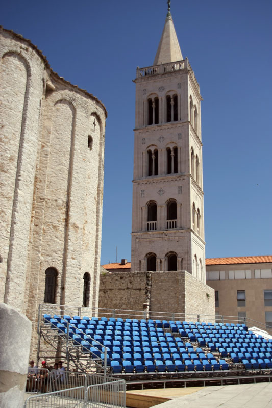 Pozornica i tribine za koncert Josea Carrerasa