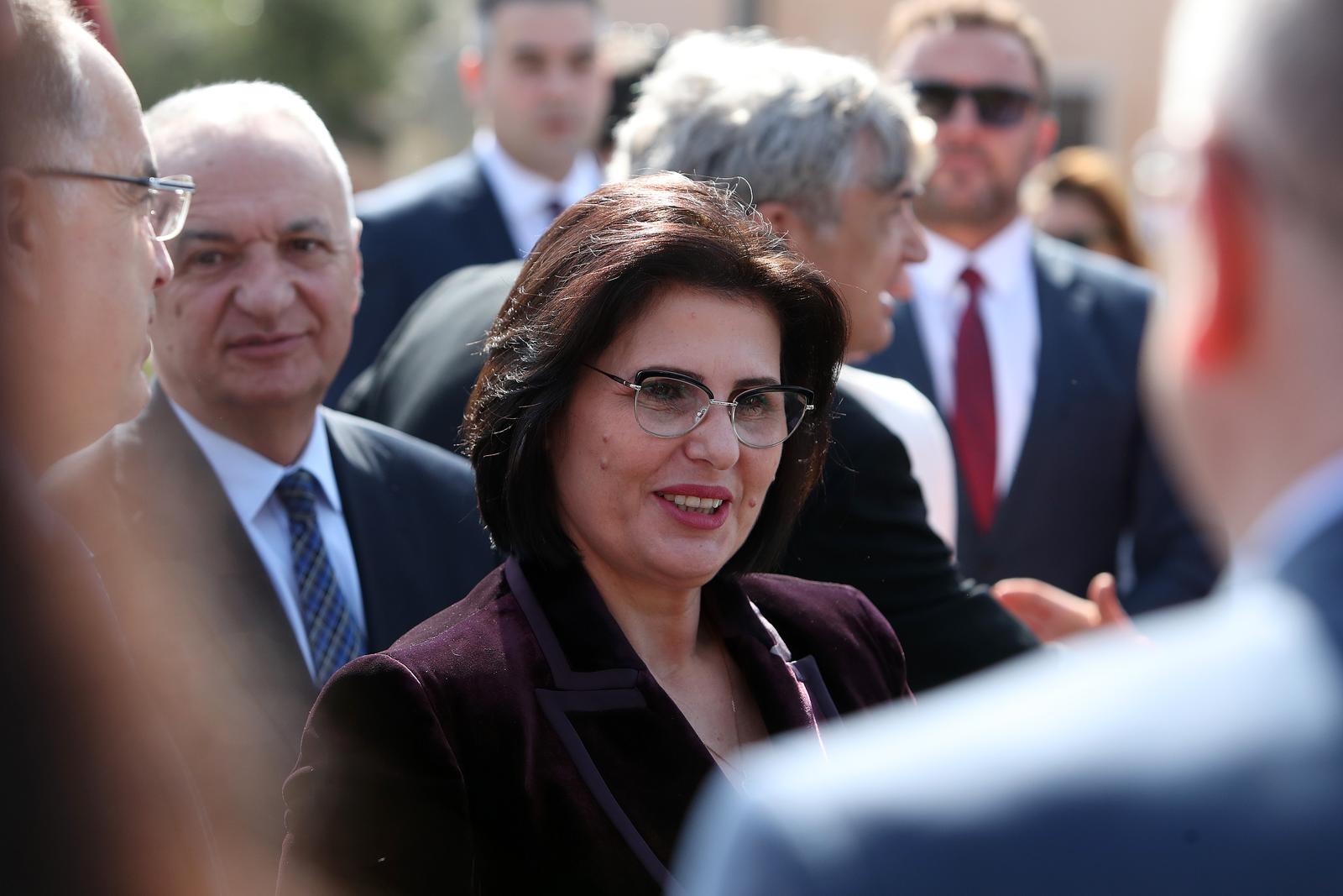 Predsjednik Zoran Milanović i albanski predsjednik Bajram Begaj posjetili crkvu Gospe Loretske u Arbanasima Predsjednik Zoran Milanović i albanski predsjednik Bajram Begaj posjetili crkvu Gospe Loretske u Arbanasima