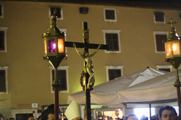 Procesija Velikog petka, 6. travnja 2012. (foto:Saša Čuka) Procesija Velikog petka, 6. travnja 2012. (foto:Saša Čuka)