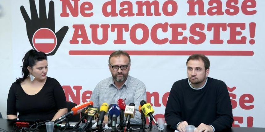 Zagreb – Na konferenciji za novinare predstavljena je inicijativa “Ne damo nase autoceste” u povodu najave pocetka prikupljanja potpisa gradjana za raspisivanje referenduma protiv davanja autocesta u koncesiju. Photo: Patrik Macek/PIXSELL Zagreb – Na konferenciji za novinare predstavljena je inicijativa “Ne damo nase autoceste” u povodu najave pocetka prikupljanja potpisa gradjana za raspisivanje referenduma protiv davanja autocesta u koncesiju. Photo: Patrik Macek/PIXSELL