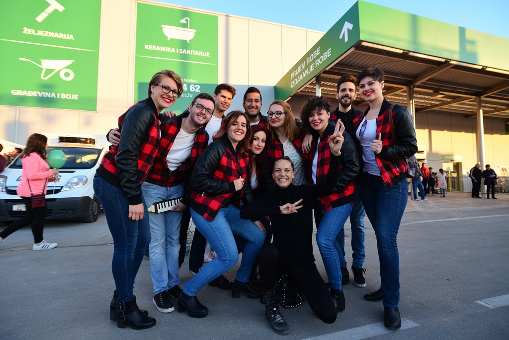 Otvorenje Peveca uz Mladena Grdovića i Klapu Intrade Otvorenje Peveca uz Mladena Grdovića i Klapu Intrade