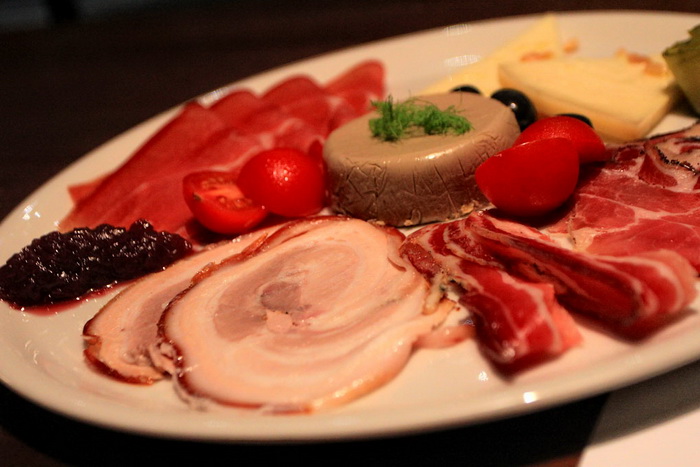 Restoran bar Atrij: Finger Food & Wine Selection, Foto: Iva Perinčić Restoran bar Atrij: Finger Food & Wine Selection, Foto: Iva Perinčić