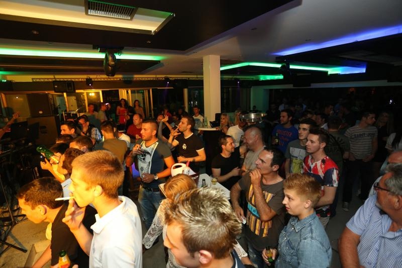 Zadar – Nives Celzijus nastupila je sa svojim pratecim bendom u Hitch baru. Photo: Filip Brala/PIXSELL