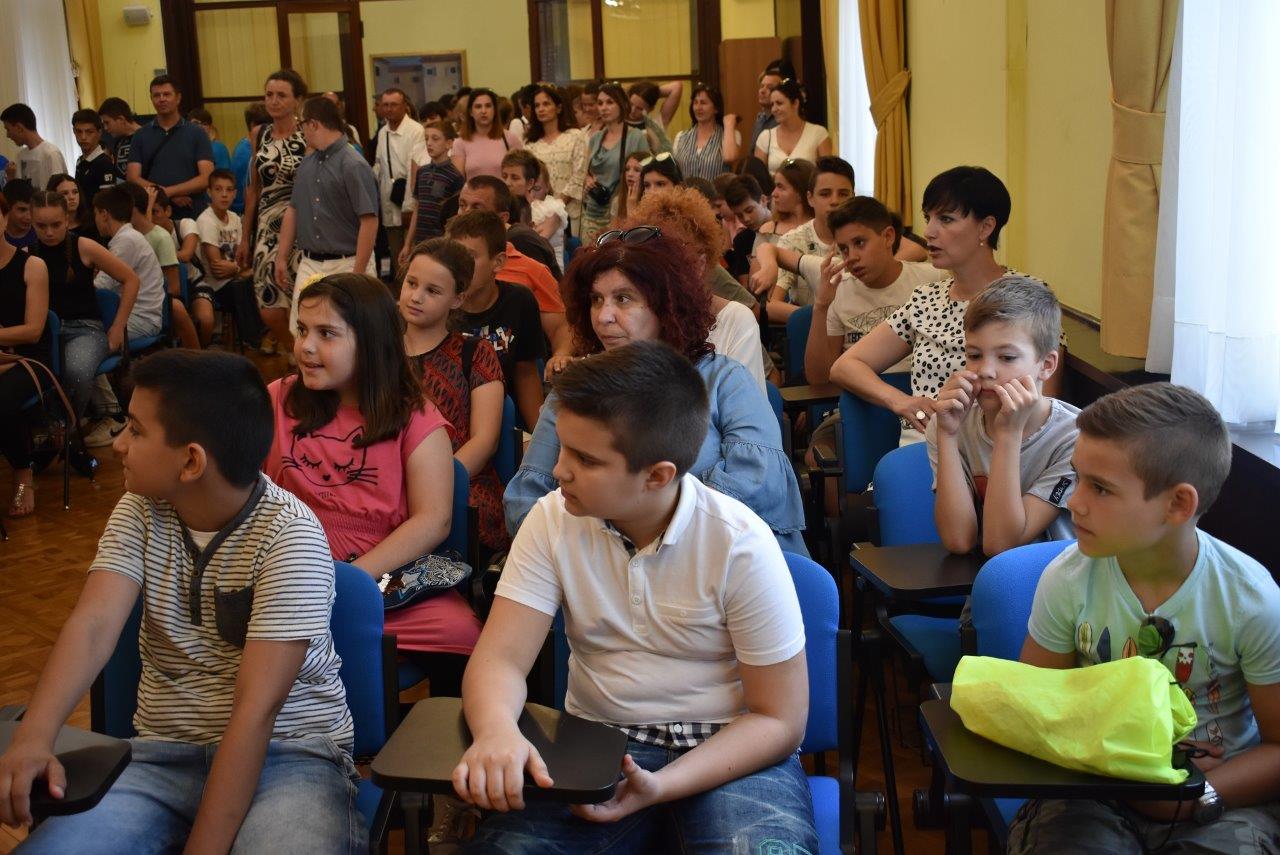 Prijem za nagrađivane učenike osnovnih i srednjh škola