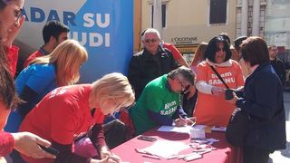 SDP priklpljanje potpisa potpore za lokalne izbore u Zadru SDP priklpljanje potpisa potpore za lokalne izbore u Zadru