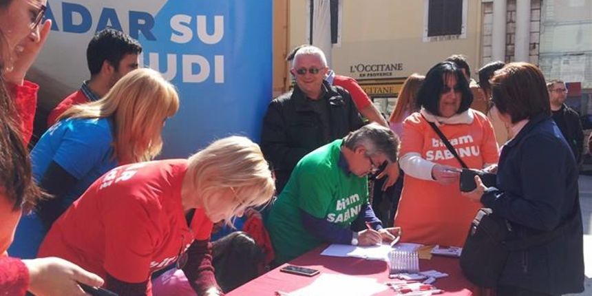 SDP priklpljanje potpisa potpore za lokalne izbore u Zadru SDP priklpljanje potpisa potpore za lokalne izbore u Zadru