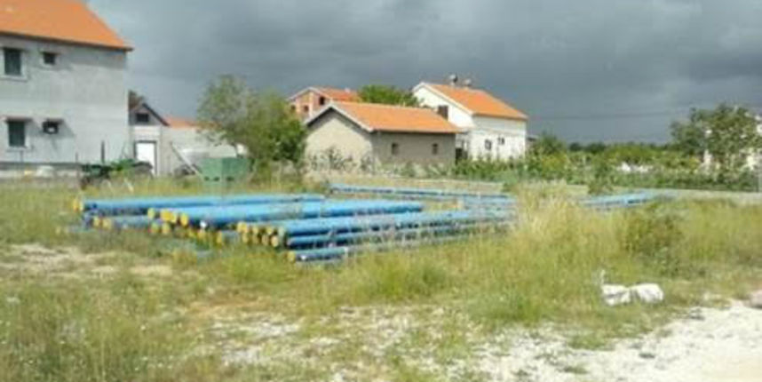 Vodovodne cijevi u Paljuvu i dalje čekaju Vodovodne cijevi u Paljuvu i dalje čekaju