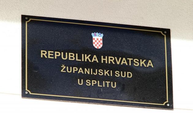 Ustanove smjestene u zgradi Zupanijskog suda. Natpisi na zgradi. Zupanijski sud u Splitu. Photo: Ivo Cagalj/PIXSELL