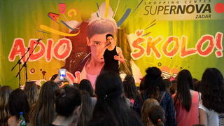 Supernova: Adio školo uz uručenje nagradnog automobila Audi A 1 i velike donacije u visini 50.000 kn HCK-u Supernova: Adio školo uz uručenje nagradnog automobila Audi A 1 i velike donacije u visini 50.000 kn HCK-u