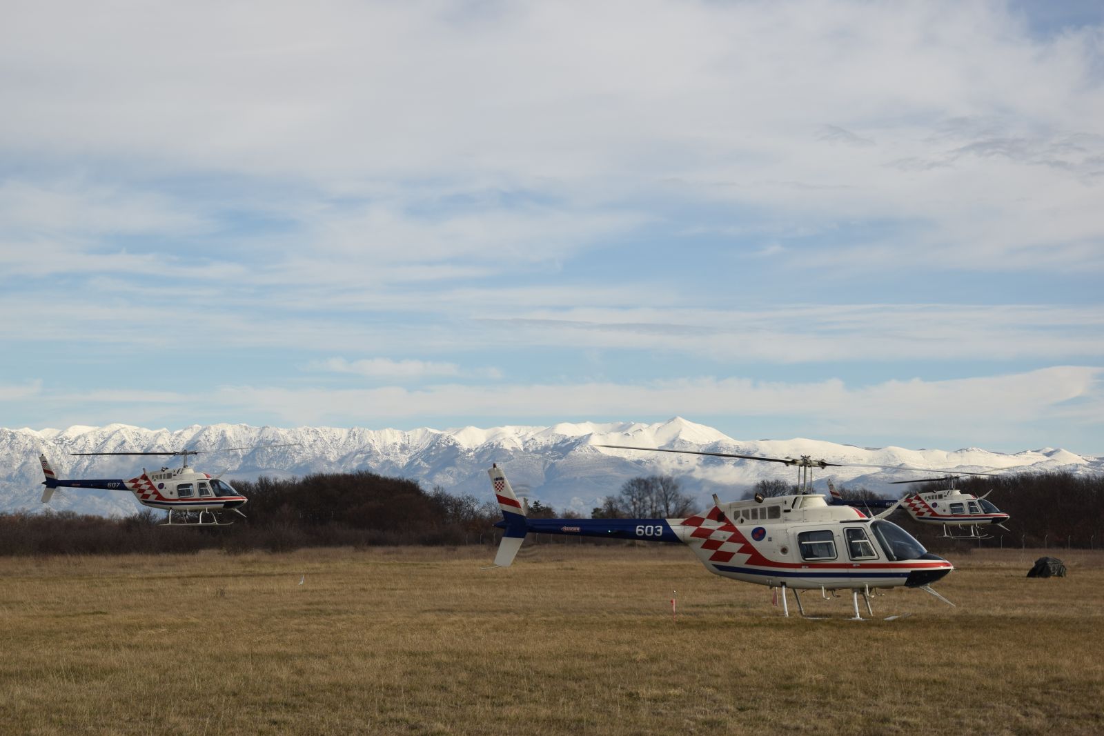 U Zemuniku izvedeni prvi samostalni letovi učenika na helikopterima “Bell-206B” U Zemuniku izvedeni prvi samostalni letovi učenika na helikopterima “Bell-206B”