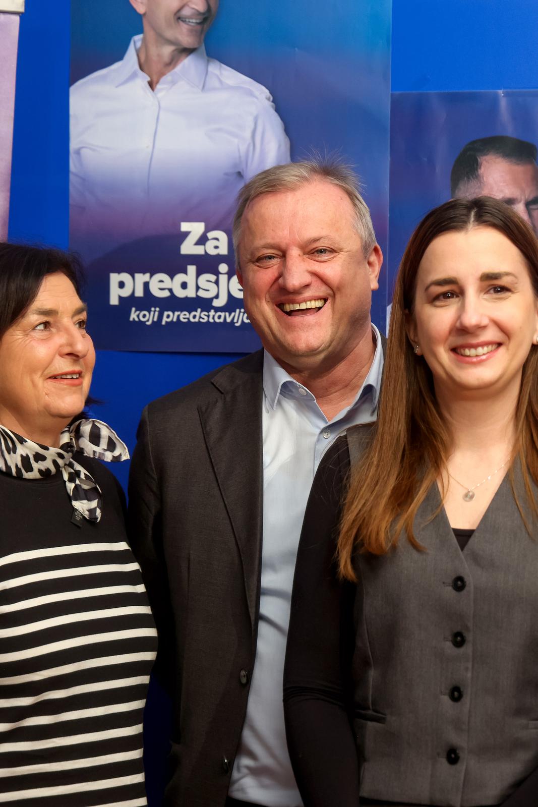 HDZ Zadarske županije i grada Zadra ususret izborima održao pressicu HDZ Zadarske županije i grada Zadra ususret izborima održao pressicu