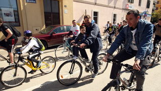 Zadar, 070413.
Branimirova obala.
U povodu Svjetskog dana zdravlja i u sklopu Zupanijskih dana 2013. godine, Tim za zdravlje Zadarske zupanije i Grad Nin organizirali su biciklijadu pod nazivom Od Branimira do Branimira na relaciji Zadar-Nin-Zadar u dulj Zadar, 070413.
Branimirova obala.
U povodu Svjetskog dana zdravlja i u sklopu Zupanijskih dana 2013. godine, Tim za zdravlje Zadarske zupanije i Grad Nin organizirali su biciklijadu pod nazivom Od Branimira do Branimira na relaciji Zadar-Nin-Zadar u dulj