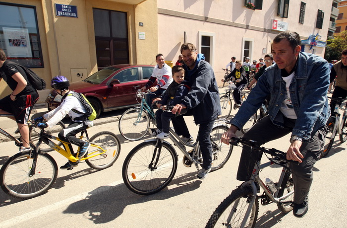 Zadar, 070413.
Branimirova obala.
U povodu Svjetskog dana zdravlja i u sklopu Zupanijskih dana 2013. godine, Tim za zdravlje Zadarske zupanije i Grad Nin organizirali su biciklijadu pod nazivom Od Branimira do Branimira na relaciji Zadar-Nin-Zadar u dulj Zadar, 070413.
Branimirova obala.
U povodu Svjetskog dana zdravlja i u sklopu Zupanijskih dana 2013. godine, Tim za zdravlje Zadarske zupanije i Grad Nin organizirali su biciklijadu pod nazivom Od Branimira do Branimira na relaciji Zadar-Nin-Zadar u dulj