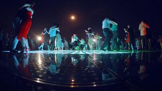 20.06.2013., Zadar – Pod gotovo punim mjesecom na instalaciji Pozdrav Suncu otvoren je 4. festival tanga.Photo: Filip Brala/PIXSELL 20.06.2013., Zadar – Pod gotovo punim mjesecom na instalaciji Pozdrav Suncu otvoren je 4. festival tanga.Photo: Filip Brala/PIXSELL