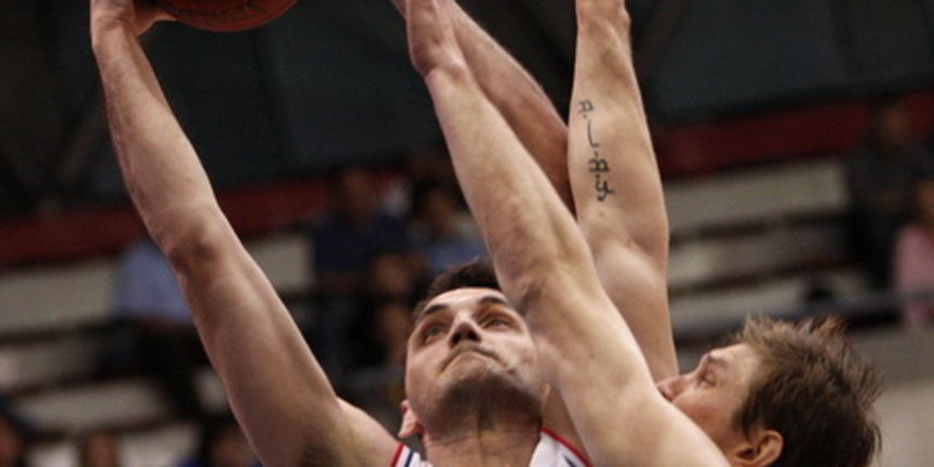 Zagreb, 120510. Kosarkaska utakmica Cibona – Zadar, prve hrvatske kosarkaske lige u kosarkaskom centru “Drazen Petrovic”. Na slici: Vedran Vukusic (11) i Vladimer Boisa (7). Foto: Dragan Matic / Cropix Zagreb, 120510. Kosarkaska utakmica Cibona – Zadar, prve hrvatske kosarkaske lige u kosarkaskom centru “Drazen Petrovic”. Na slici: Vedran Vukusic (11) i Vladimer Boisa (7). Foto: Dragan Matic / Cropix