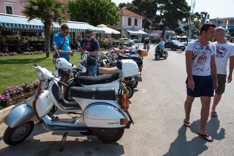 Vespaši zauzeli Biograd, foto: Vinko Pešić