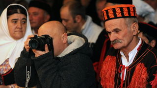 Zadar, 080111.
U Nadinu, selu pokraj Benkovca odrzana je danas
4. Cvitarijada pod nazivom Najbolji cvitarasi od Nina do Knina. Rijec je o natjecanju u kojem je sudjelovalo oko
30-ak samoukih sviraca etno skladbi na usnoj harmonici.
Na slici: neki su p Zadar, 080111.
U Nadinu, selu pokraj Benkovca odrzana je danas
4. Cvitarijada pod nazivom Najbolji cvitarasi od Nina do Knina. Rijec je o natjecanju u kojem je sudjelovalo oko
30-ak samoukih sviraca etno skladbi na usnoj harmonici.
Na slici: neki su p