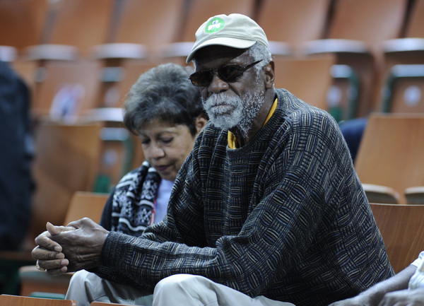 Katowice, 200909.
Dvorana Sport Arena Spodek.
Europsko prvenstvo u kosarci u Poljskoj, razigravanje izmedju Francuske i Hrvatske za peto mjesto na prvenstvu.
Na slici: na tribini legenda NBA igrac Boston Celtica Bill Rusell sa suprugom.
Foto: Drago Sopta