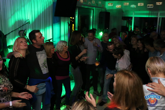 Friday Night Live: Cotton Club @ Famous Beach Bar & Grill 21. listopada 2016. Friday Night Live: Cotton Club @ Famous Beach Bar & Grill 21. listopada 2016.