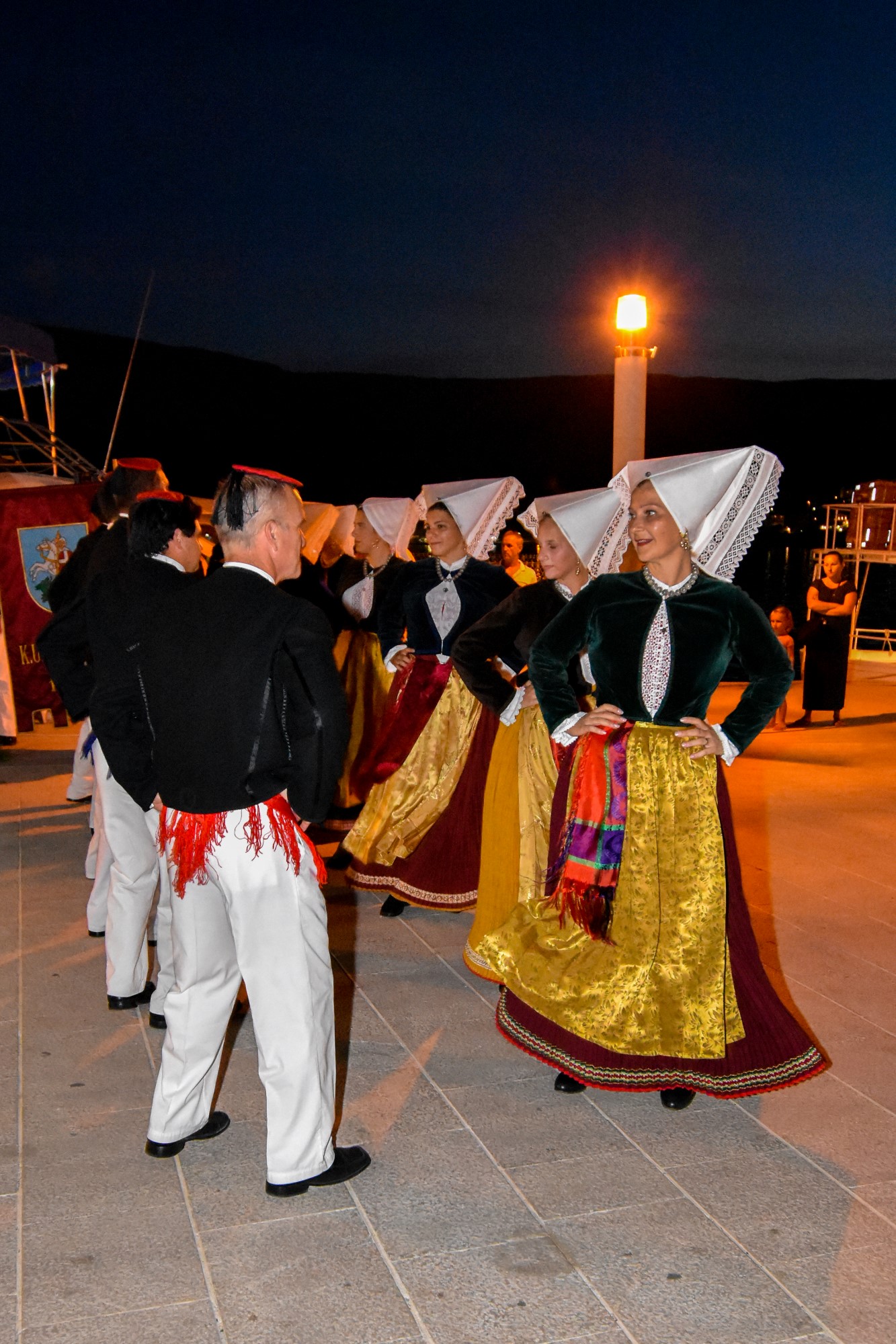 Etno večer s KUD Družina u Pagu Etno večer s KUD Družina u Pagu