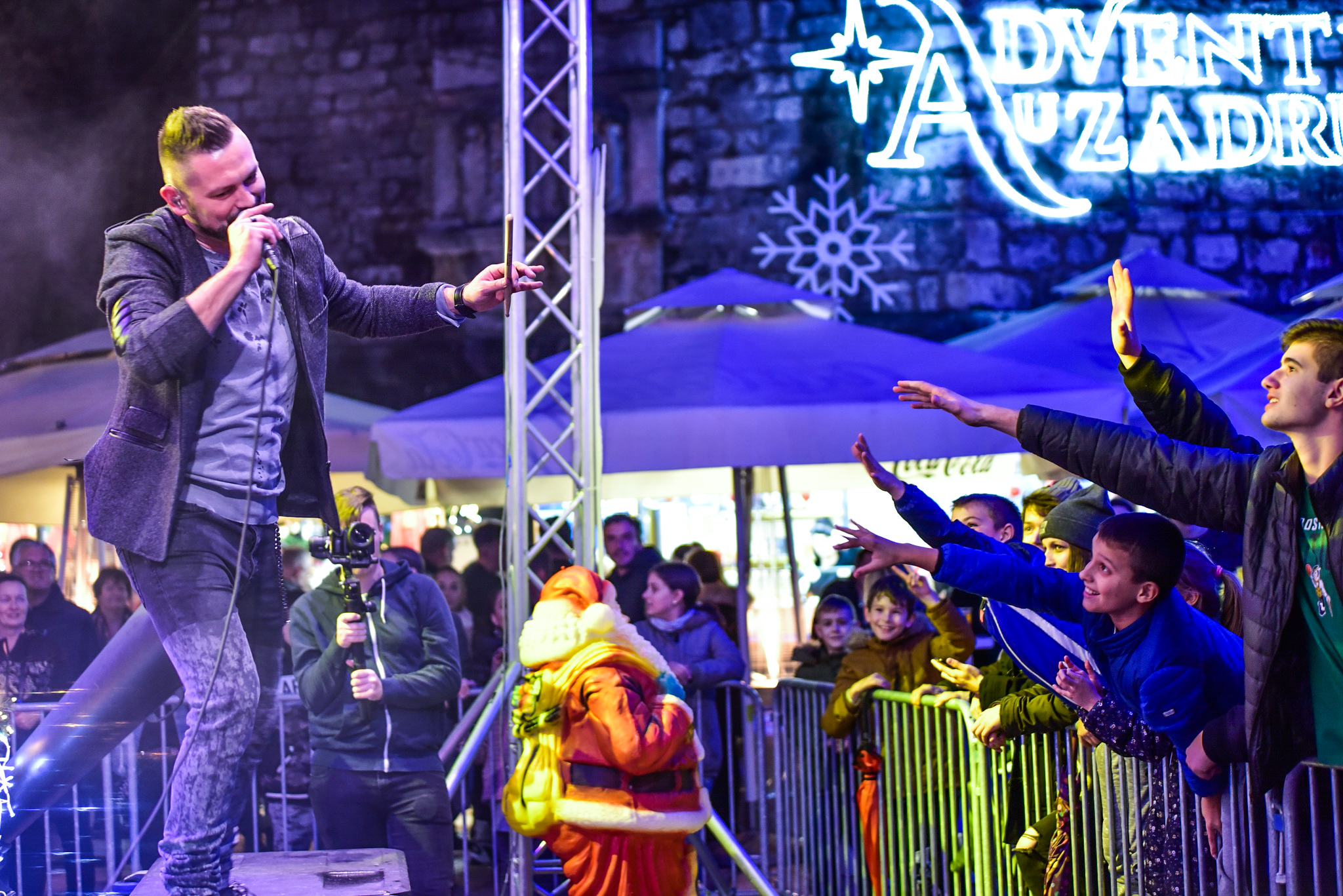 Vatra @ Advent u Zadru Vatra @ Advent u Zadru