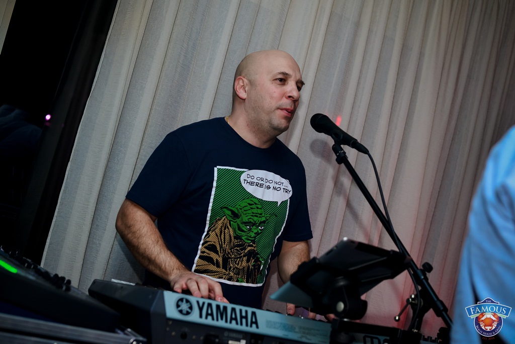 U Famous beach and grill baru Rockatansky bend proslavio je 20 godina djelovanja U Famous beach and grill baru Rockatansky bend proslavio je 20 godina djelovanja