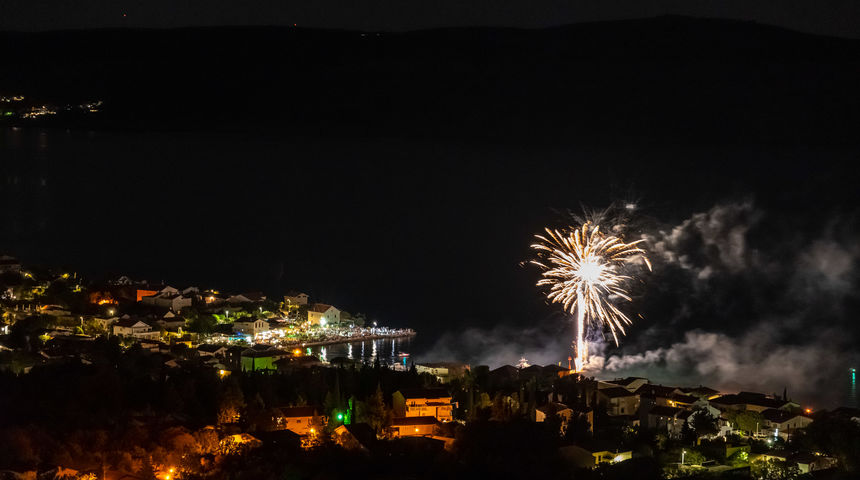 Velika Gospa u Starigrad Paklenici uz okuse baštine, Leut, Daleku obalu i Zaratino bend Velika Gospa u Starigrad Paklenici uz okuse baštine, Leut, Daleku obalu i Zaratino bend