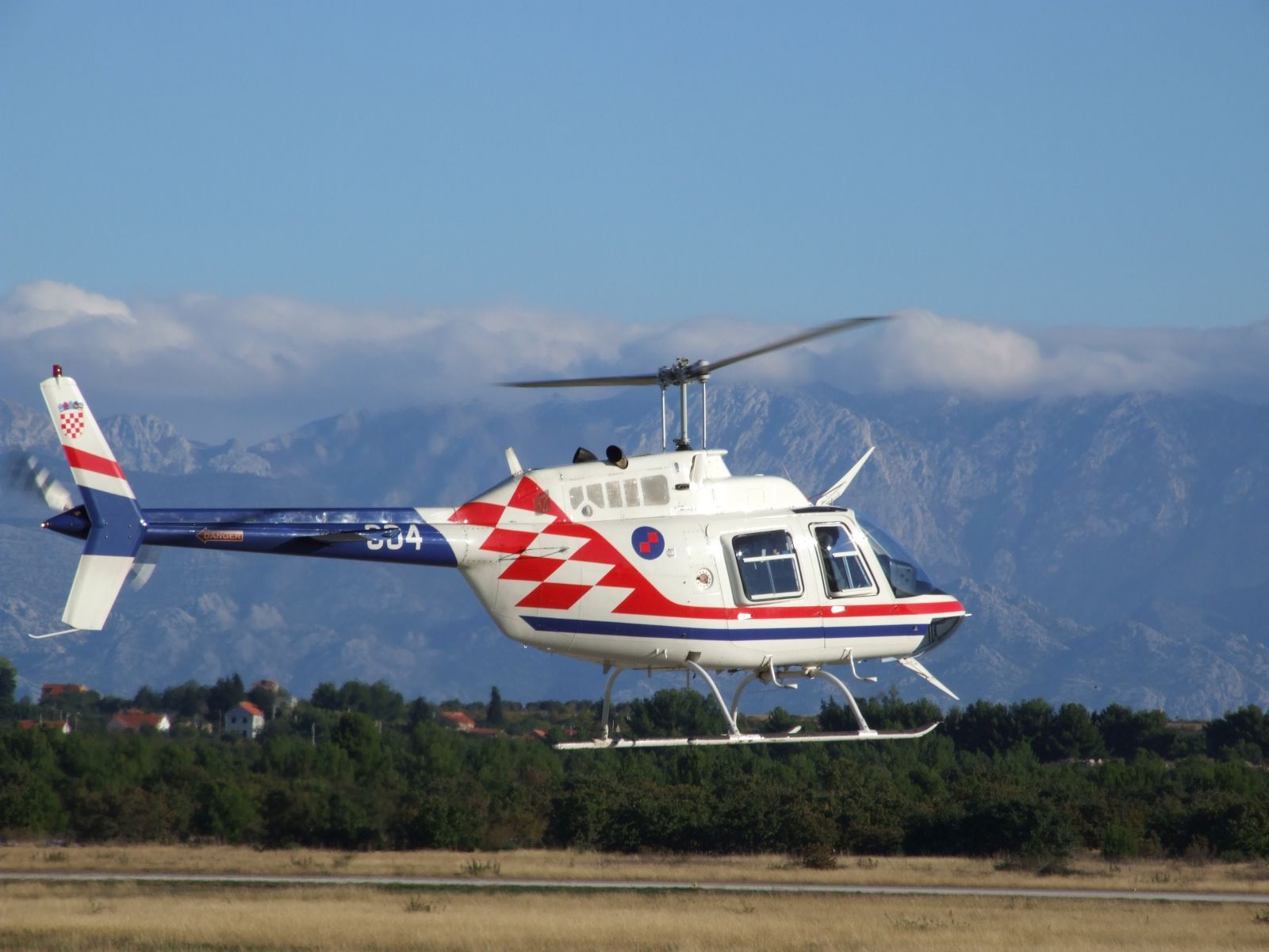 Zemunik: Započela obuka pilota u helikopteru Zemunik: Započela obuka pilota u helikopteru