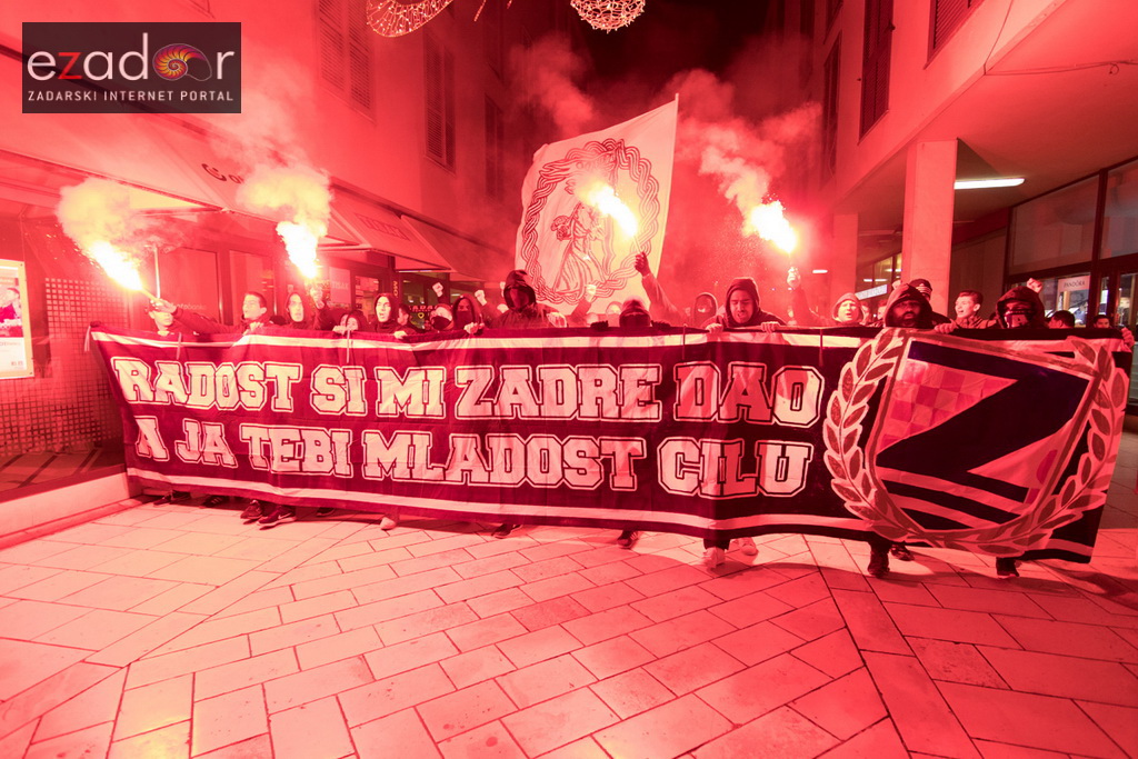 Okupljanje Tornada na Forumu i korteo do Krešinog doma Okupljanje Tornada na Forumu i korteo do Krešinog doma