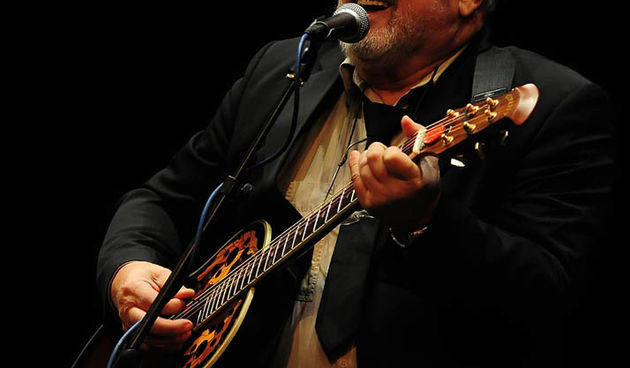 Zadar, 31.1.2012. snimio: Nenad Marčevhumanitarni koncert Bućo i prijateljiDuško Nonković Bućo,gosti: klape Intrade, Lanterna, Kontrada, ženska klapa Barufa i Frane Nonković.Dvorana HNK Zadar