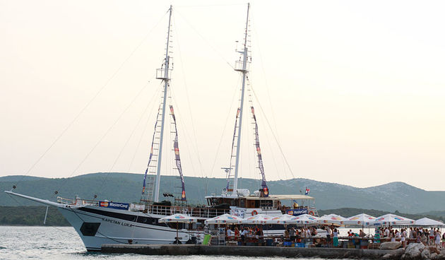 Brod kulture uplovio u Sv. Filip i Jakov, foto: L. Juravic