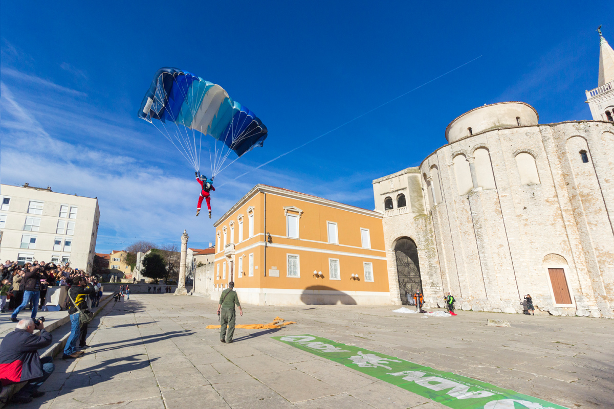 Badnjak 2016: Blagdanski đir po gradu 24. prosinca Badnjak 2016: Blagdanski đir po gradu 24. prosinca