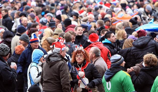 31.12.2013. Fuzine – Tradicionalni docek Nove godine u Fuzinama koji se slavi tocno u podne. Photo: Nel Pavletic/PIXSELL Autor  Nel Pavletic/PIXSELL KLJUČNE RIJEČI  fuzine, podne, docek, tradicija, nova godina