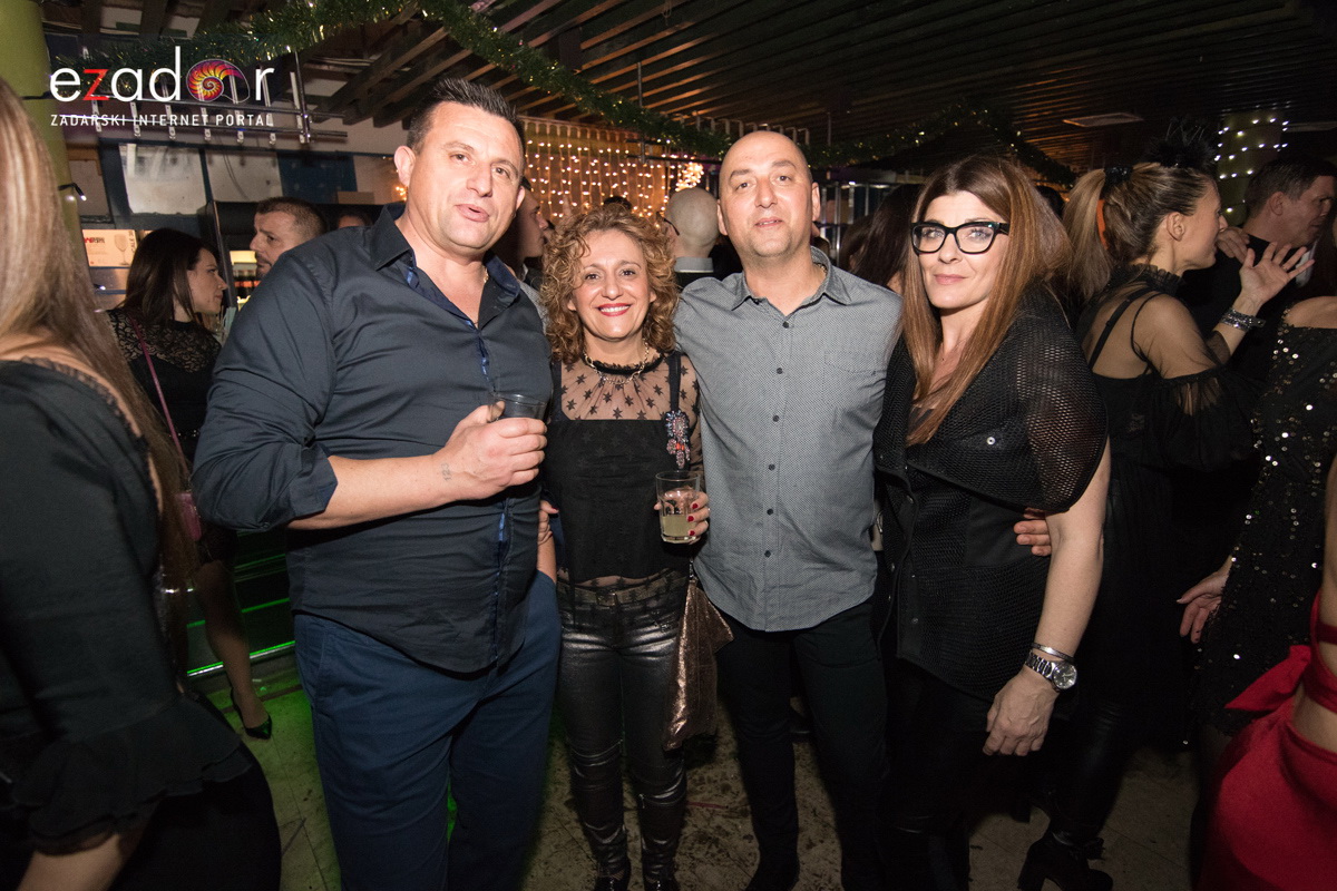 Ludnica u Saturnusu: Najbolji doček u svemiru i šire Ludnica u Saturnusu: Najbolji doček u svemiru i šire