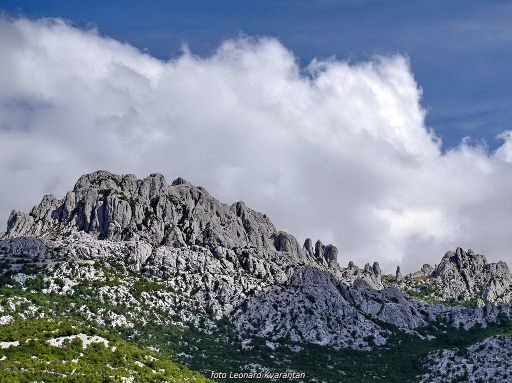 Tulove grede, Novigradsko more i grad Pag by L. Kvarantan