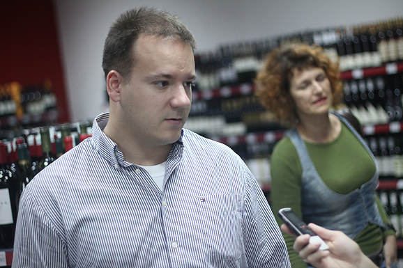 Image 871951 (auto) Image 871951 (auto)