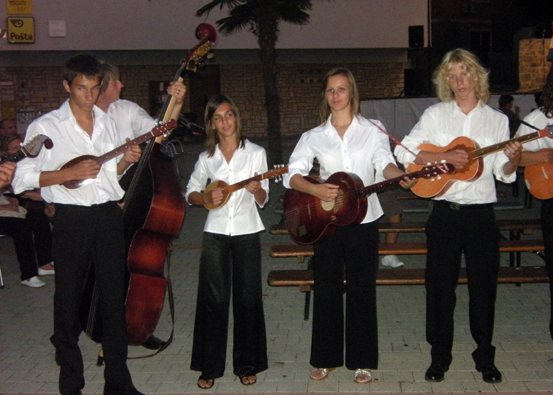 4. Večer folklora pod zvizdama 4. Večer folklora pod zvizdama